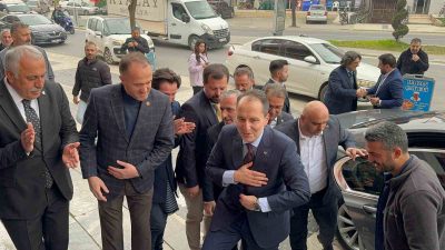 DÜZCE'DE PARTİLİLER İLE BİR ARAYA GELEN YENİDEN REFAH PARTİSİ GENEL