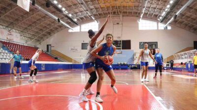 KADINLAR BASKETBOL SÜPER LİGİ'NDE KOCAELİ'Yİ TEMSİL EDEN İZMİT BELEDİYESPOR, PLAY-OFF