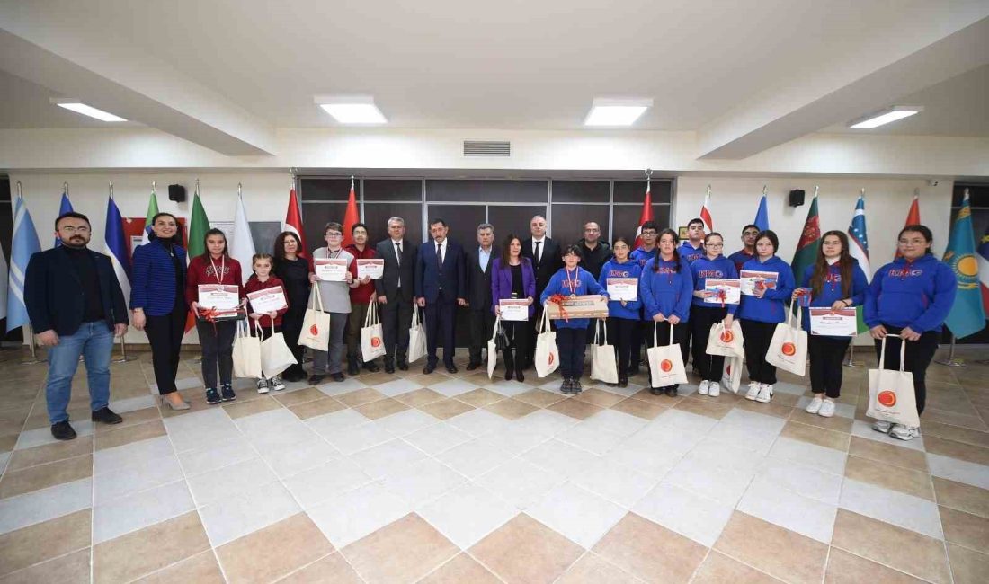 KASTAMONU BELEDİYESİ TARAFINDAN DÜZENLENEN ‘GERİ DÖNÜŞEBİLİR ATIKLARDAN YENİ ÜRÜN ELDE