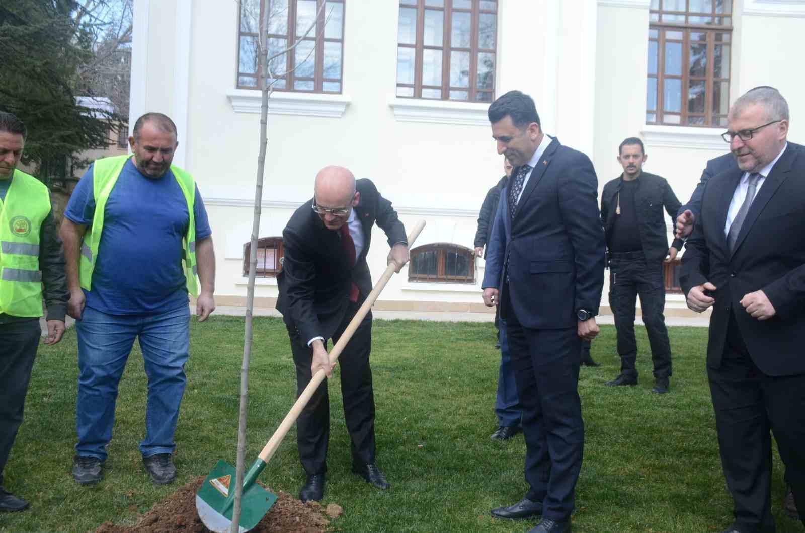 HAZİNE VE MALİYE BAKANI MEHMET ŞİMŞEK BİR TAKIM ZİYARETLER İÇİN