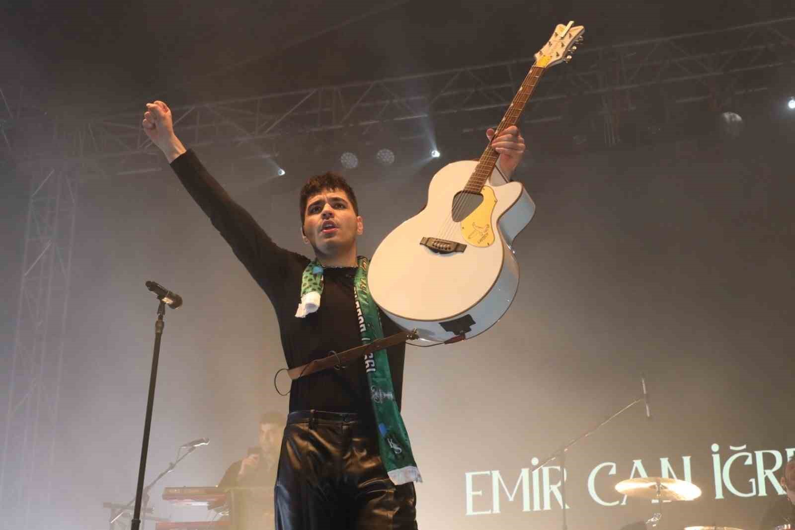 Kadın Festivali’nde Emir Can İğrek rüzgarı