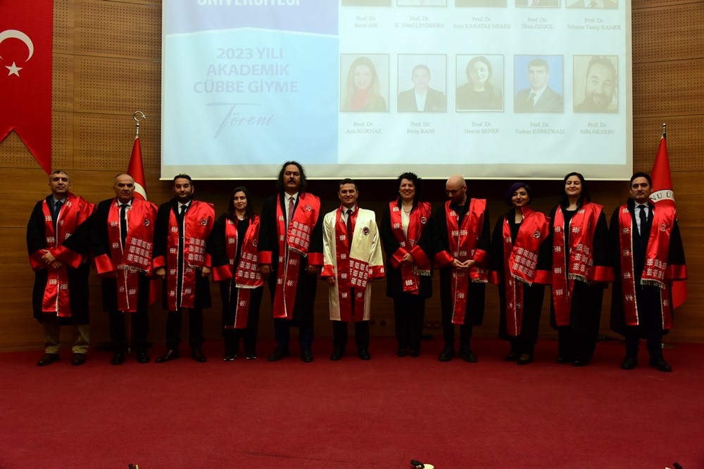 KASTAMONU ÜNİVERSİTESİ'NDE DÜZENLENEN TÖRENDE 82 AKADEMİSYEN CÜBBE GİYERKEN, 85 AKADEMİSYENE