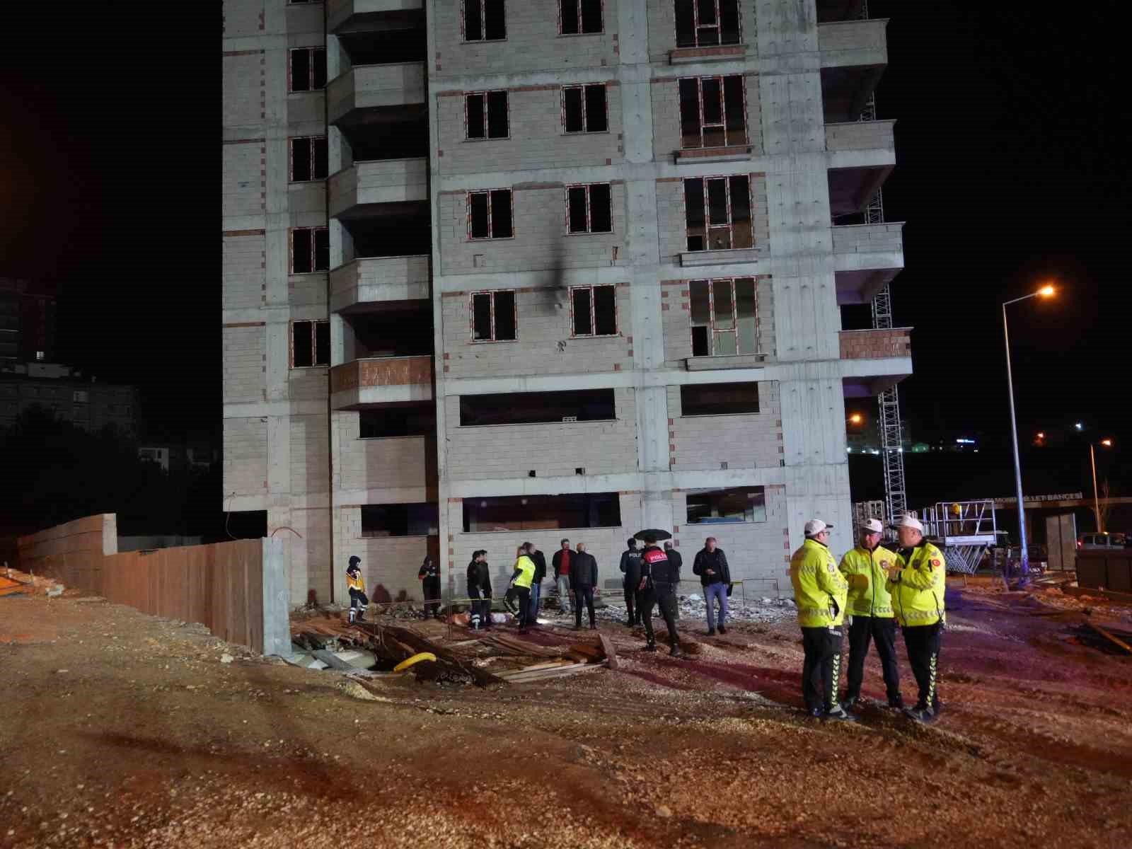 KASTAMONU’DA YATSI NAMAZINA GİDEN VATANDAŞLAR TARAFINDAN İNŞAAT ALANINDA ERKEK CESEDİ