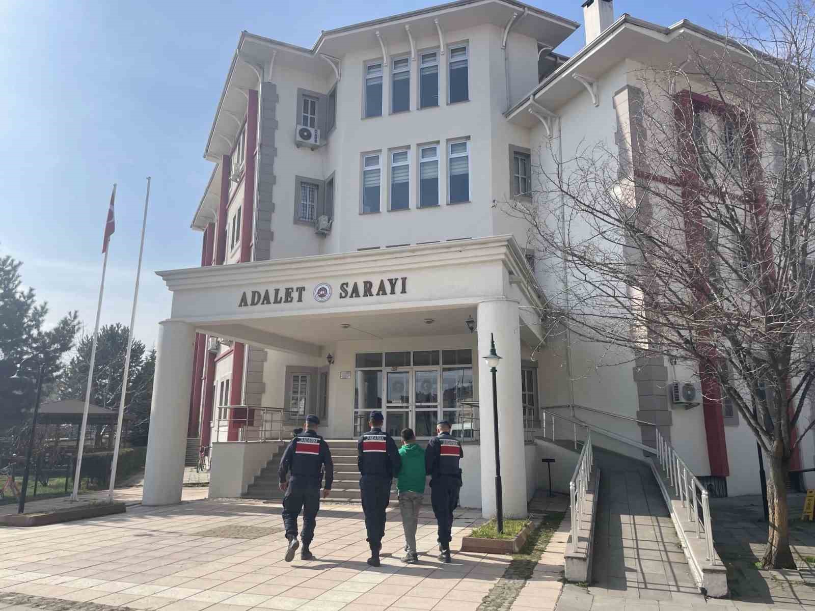 KASTAMONU’NUIN TAŞKÖPRÜ İLÇESİNDE ‘NİTELİKLİ CİNSEL SALDIRI’ SUÇUNDAN ARANAN.2 ŞAHIS, JASAT