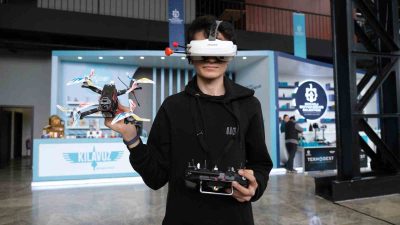 KOCAELİ BÜYÜKŞEHİR BELEDİYE BAŞKANI TAHİR BÜYÜKAKIN, TEKNOLOJİ TAKIMLARINA DESTEK PROGRAMINDA