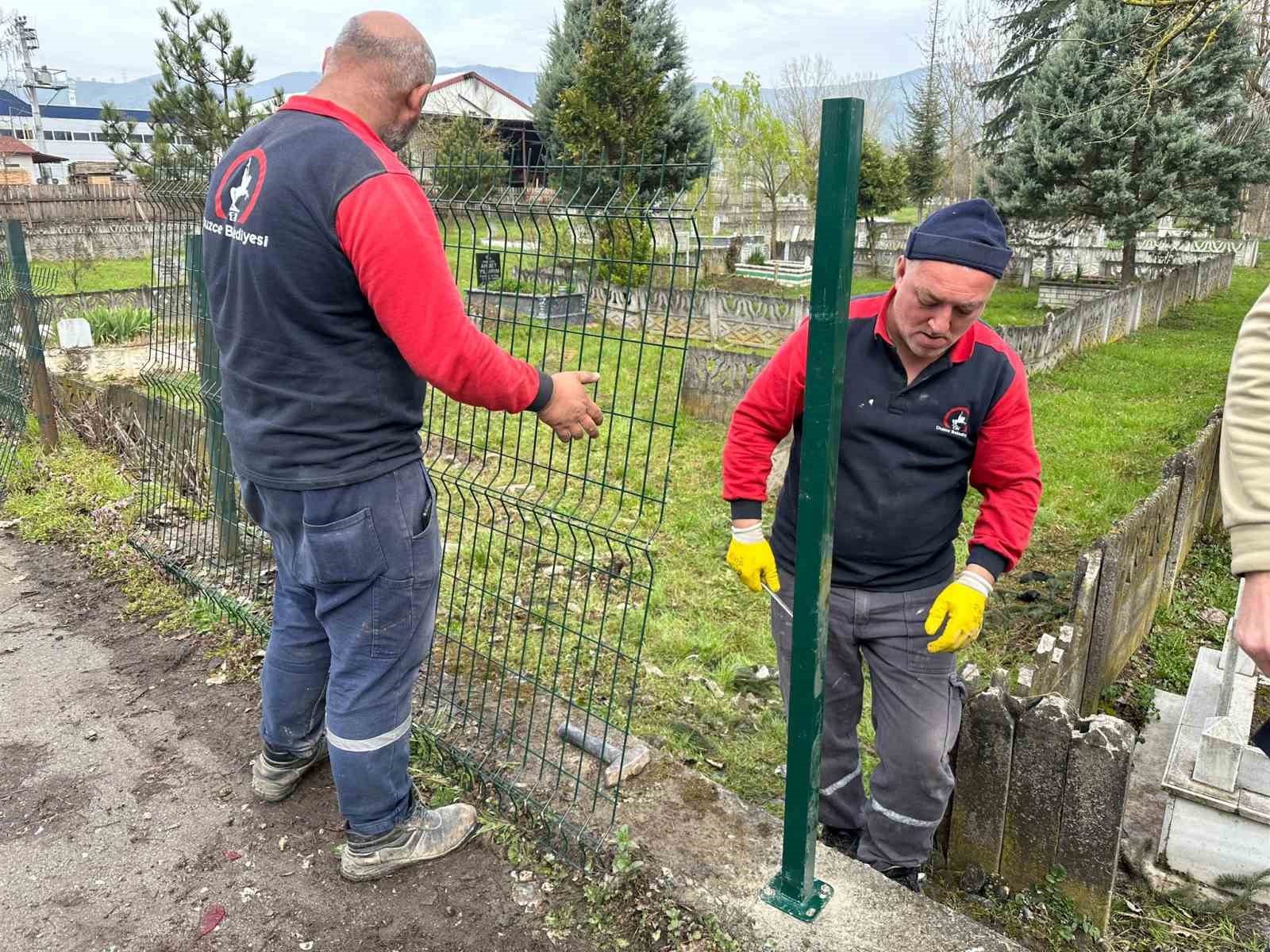 Konuralp merkez mezarlığında hummalı çalışma