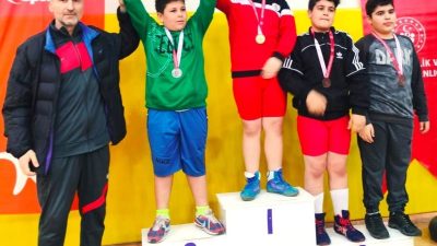 62 KİLODA ÖMER BAŞTAŞ BİRİNCİ OLDU.