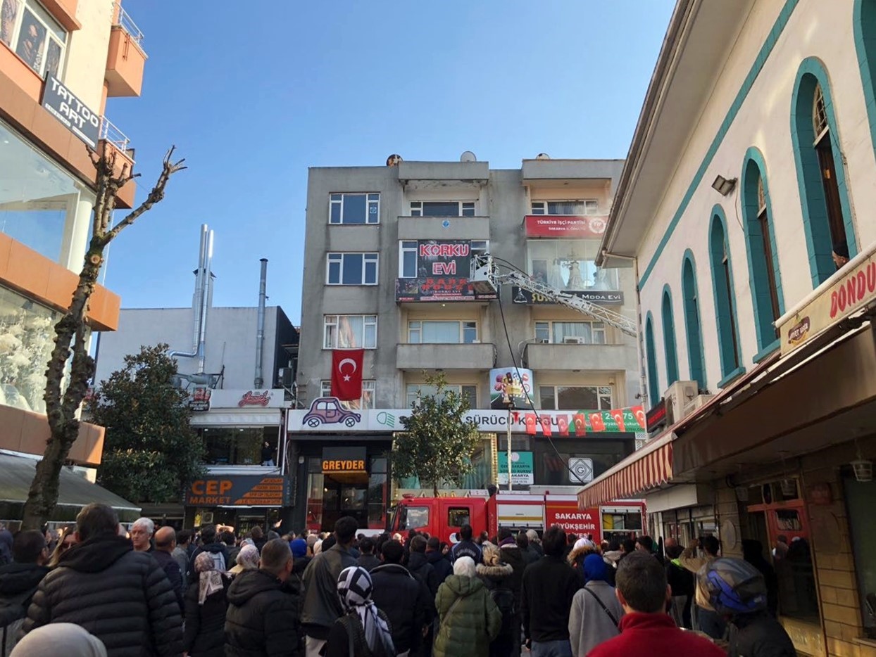 ‘Korku Evi’nde korkutan yangın