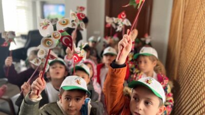 AKÇAKOCA İLÇESİNDE MİNİK ÖĞRENCİLER ORMAN HAFTASINDA AKÇAKOCA ORMAN İŞLETME MÜDÜRLÜĞÜNÜ