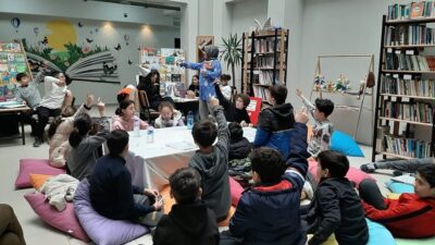 DÜZCE MİLLİ EĞİTİM MÜDÜRLÜĞÜ YAŞAYAN KÜTÜPHANE PROJESİYLE ÖĞRENCİLERİN DÜŞÜNME VE