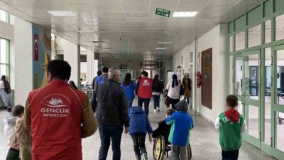 YAHYALAR İLKOKULU ÖĞRENCİLERİ DÜZCE ÜNİVERSİTESİ’NDE BULUNAN HAYVAN MÜZESİNİ İNCELEDİ.