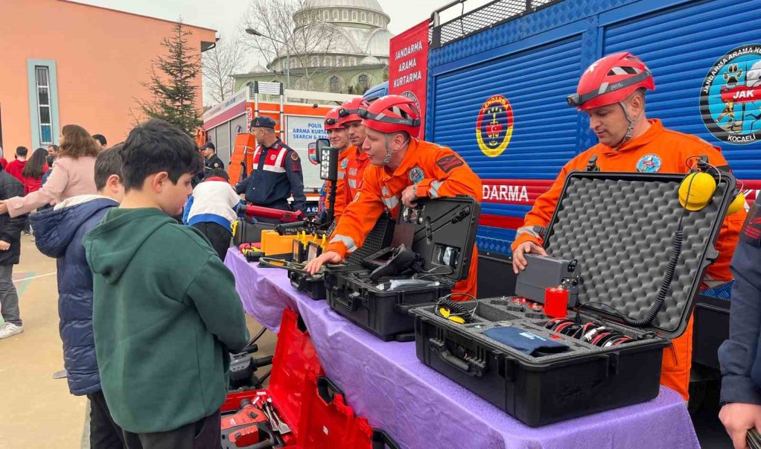 KOCAELİ'NİN İZMİT İLÇESİNDE "DEPREM