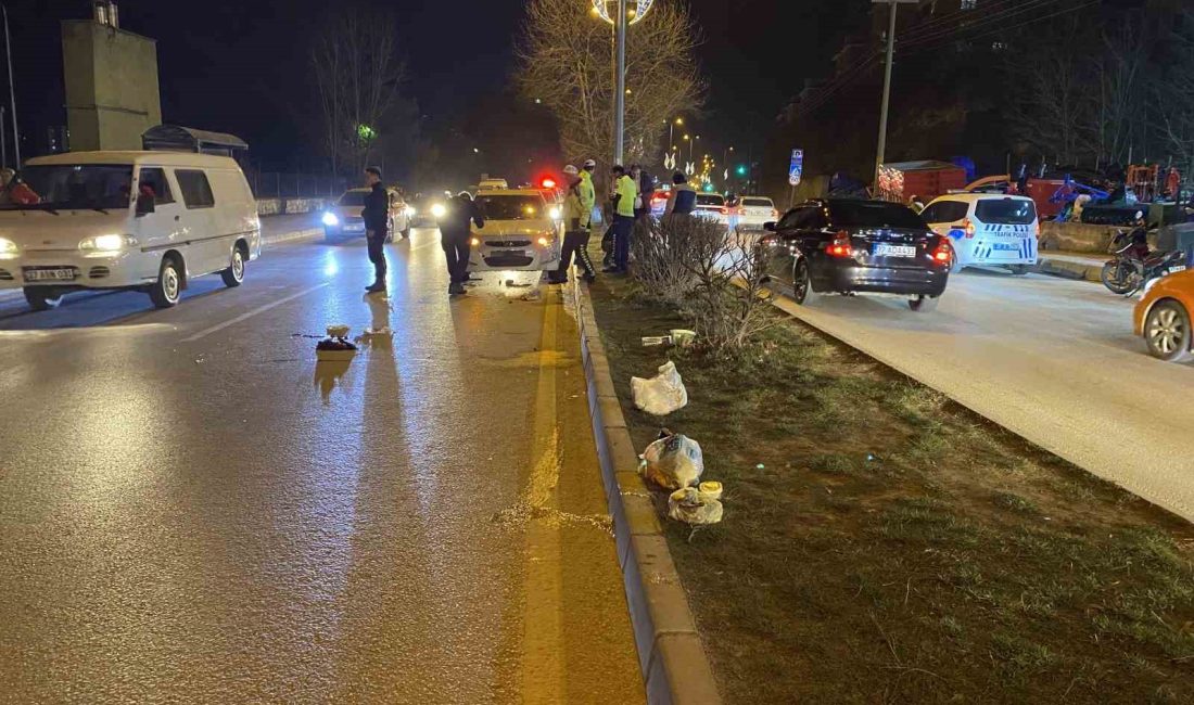 KASTAMONU'DA YOLUN KARŞISINA GEÇMEK İSTERKEN OTOMOBİLİN ÇARPTIĞI BABAANNE VE TORUNU