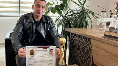 YAKIN SAVUNMA SANATLARI ALANINDA BAŞARILI YAKIN SAVUNMA SANATLARI EĞİTMENİ ÖDÜLÜNÜN