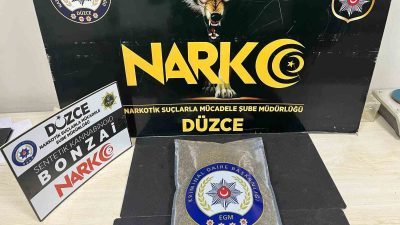 DÜZCE’DE YUNUS TİMLERİ TARAFINDAN YAPILAN UYGULAMADA POLİSLERİ GÖREN ŞÜPHELİ ŞAHIS