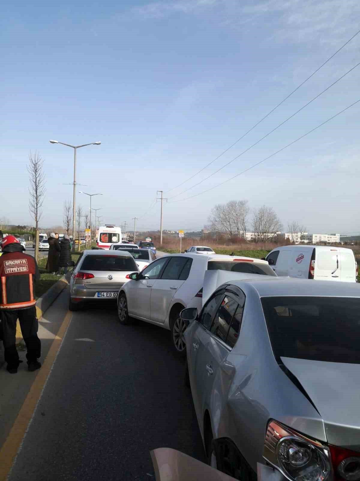 Sakarya’da 7 araçlı zincirleme kaza: 5 yaralı