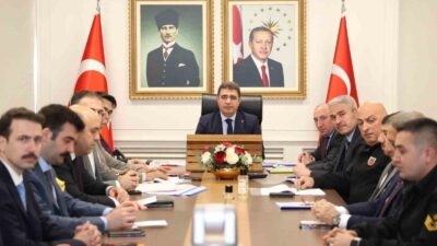 DÜZCE VALİSİ SELÇUK ASLAN BAŞKANLIĞINDA GERÇEKLEŞTİRİLEN SEÇİM GÜVENLİĞİ TOPLANTISI YAPILDI.