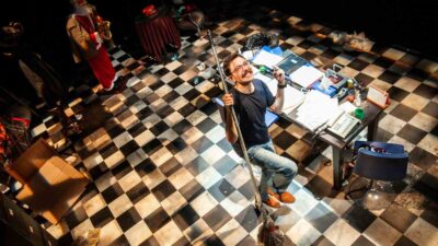 İSTANBUL DEVLET TİYATROSU’NUN HAZIRLADIĞI “TAMAMEN DOLUYUZ” TİYATROSU 6 NİSAN’DAN DÜZCE’DE