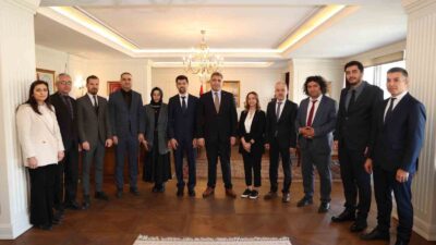 DÜZCE VALİSİ SELÇUK ASLAN, 14 MART TIP BAYRAMI MÜNASEBETİYLE SAĞLIKÇILARI