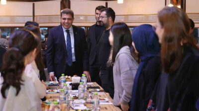 DÜZCE VALİSİ SELÇUK ASLAN, DEVLETİMİZİN SEVGİSİNE EMANET EDİLEN ÇOCUKLARLA İFTAR