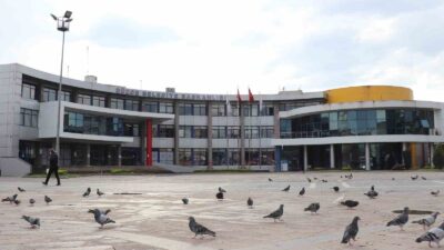 DÜZCE BELEDİYESİ EKİPLERİ, VALİLİKTEN GELEN YAZI ÜZERİNE ŞEHİR GENELİNDE KULLANIMI