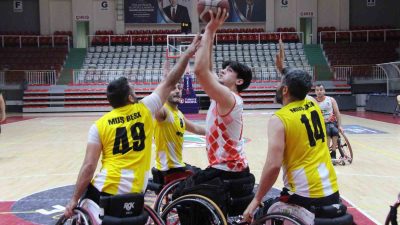 TEKERLEKLİ SANDALYE BASKETBOL SÜPER LİGİ’NDE MÜCADELE EDEN HDI SİGORTA YALOVA