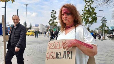 DÜZCE'DE EV HANIMI EMİNE GÜLÇEBİ ZABUNOĞLU, KADINA ŞİDDETE DİKKAT ÇEKMEK