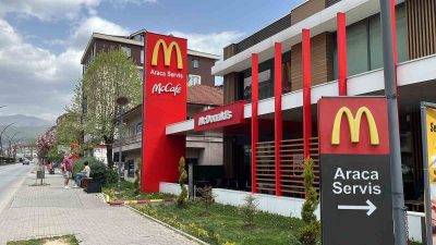 CUMHURİYET HALK PARTİSİ (CHP) YÖNETİMİNDEKİ BELEDİYELERİN BAŞLATMIŞ OLDUĞU ARAPÇA TABELALARIN