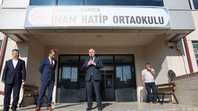 HER HAFTA FARKLI BİR OKULA KONUK OLAN ÖĞRETMEN VE ÖĞRENCİLERİN