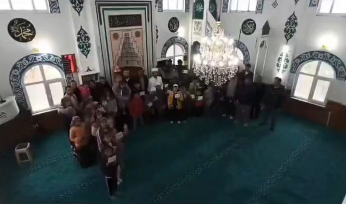 DÜZCE’DE BAYRAM NAMAZINDA CAMİYE