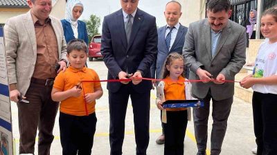 DÜZCE’DE İLKOKUL VE ORTAOKUL ÖĞRENCİLERİNİN HAZIRLADIĞI BİLİM FUARI AÇILDI.