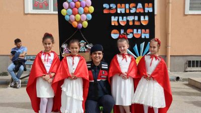 DÜZCE İL JANDARMA KOMUTANLIĞINA BAĞLI EKİPLER 23 NİSAN ULUSAL EGEMENLİK