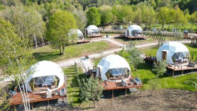 DÜZCE BELEDİYESİ ŞEHRİN TURİZMİNE BÜYÜK DESTEK OLACAK DOME ÇADIRLARINI TAMAMLADI.