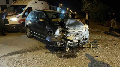 DÜZCE’DE CİP İLE OTOMOBİL ÇARPIŞTI. KAZADA 2’Sİ ÇOCUK 4 KİŞİ