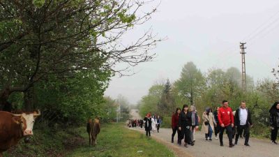 DÜZCE ÜNİVERSİTESİ ÖĞRENCİLERİ HER HAFTA DÜZENLİ OLARAK GERÇEKLEŞTİRDİĞİ DOĞA YÜRÜYÜŞÜNÜ