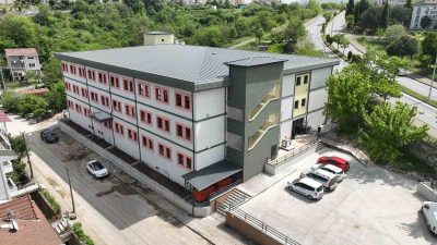 GÖLCÜK KORAY AYDIN PARKI MEVKİİNDE BULUNAN ATIL HALDEKİ İŞ MERKEZİ