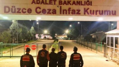 DÜZCE’DE HERKESİN GİREBİLECEĞİ BİR YERDE BIRAKILMAKLA BİRLİKTE KİTLENMEK SURETİYLE HIRSIZLIK