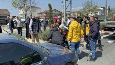 DÜZCE’DE 2 AYRI KAZADA 3 KİŞİ YARALANDI. YARALILAR AMBULANSLARLA HASTANEYE