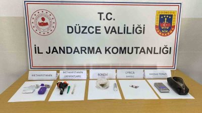 DÜZCE'DE JANDARMA EKİPLERİ UYUŞTURUCU İLE MÜCADELE ÇERÇEVESİNDE 7 ŞÜPHELİ ŞAHSA