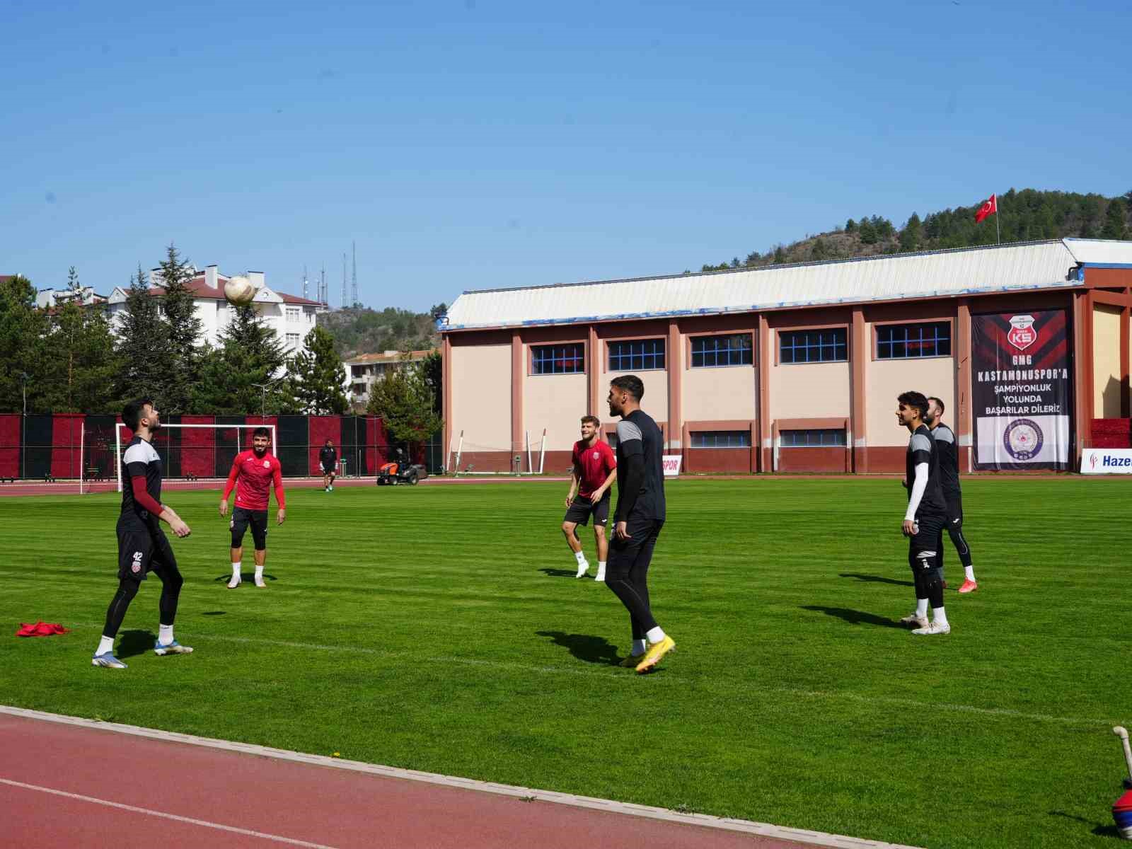 Kastamonuspor Teknik Direktörü Fırat Gül: “Sadece önümüzdeki maçlara odaklı bir şekilde ilerliyoruz”