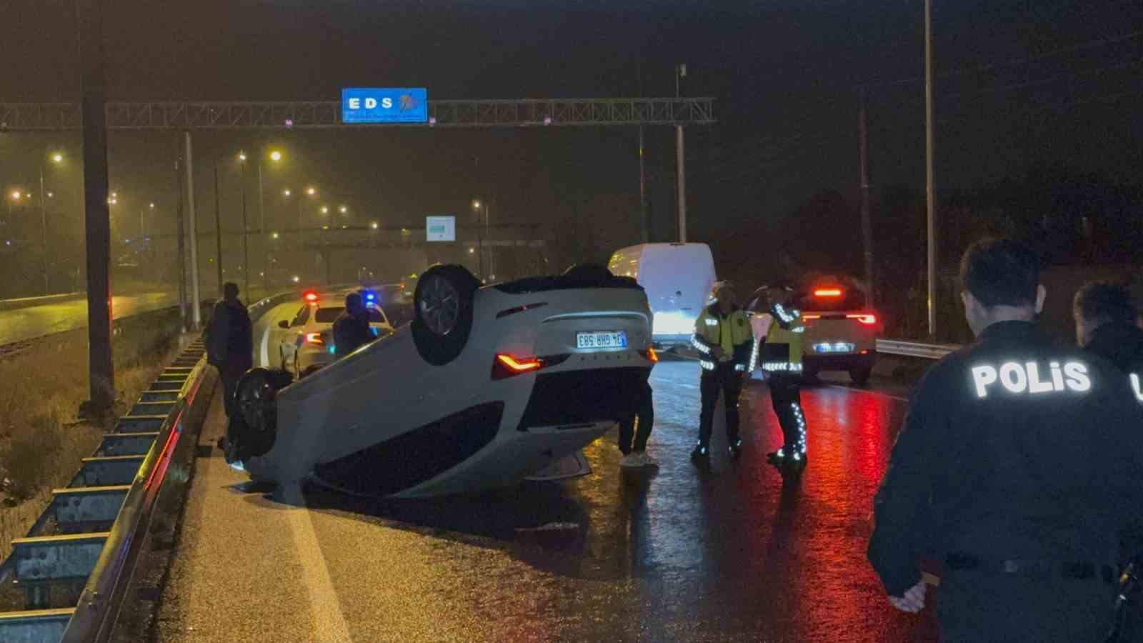 Kiralık araçlar çarpıştı, takla atan otomobilden burnu bile kanamadan çıktı