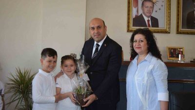 DÜZCE’NİN AKÇAKOCA İLÇESİNDE BULUNAN OSMANİYE İLKOKULU ÖĞRENCİLERİ KAYMAKAMLIK MESLEĞİNİ YERİNDE