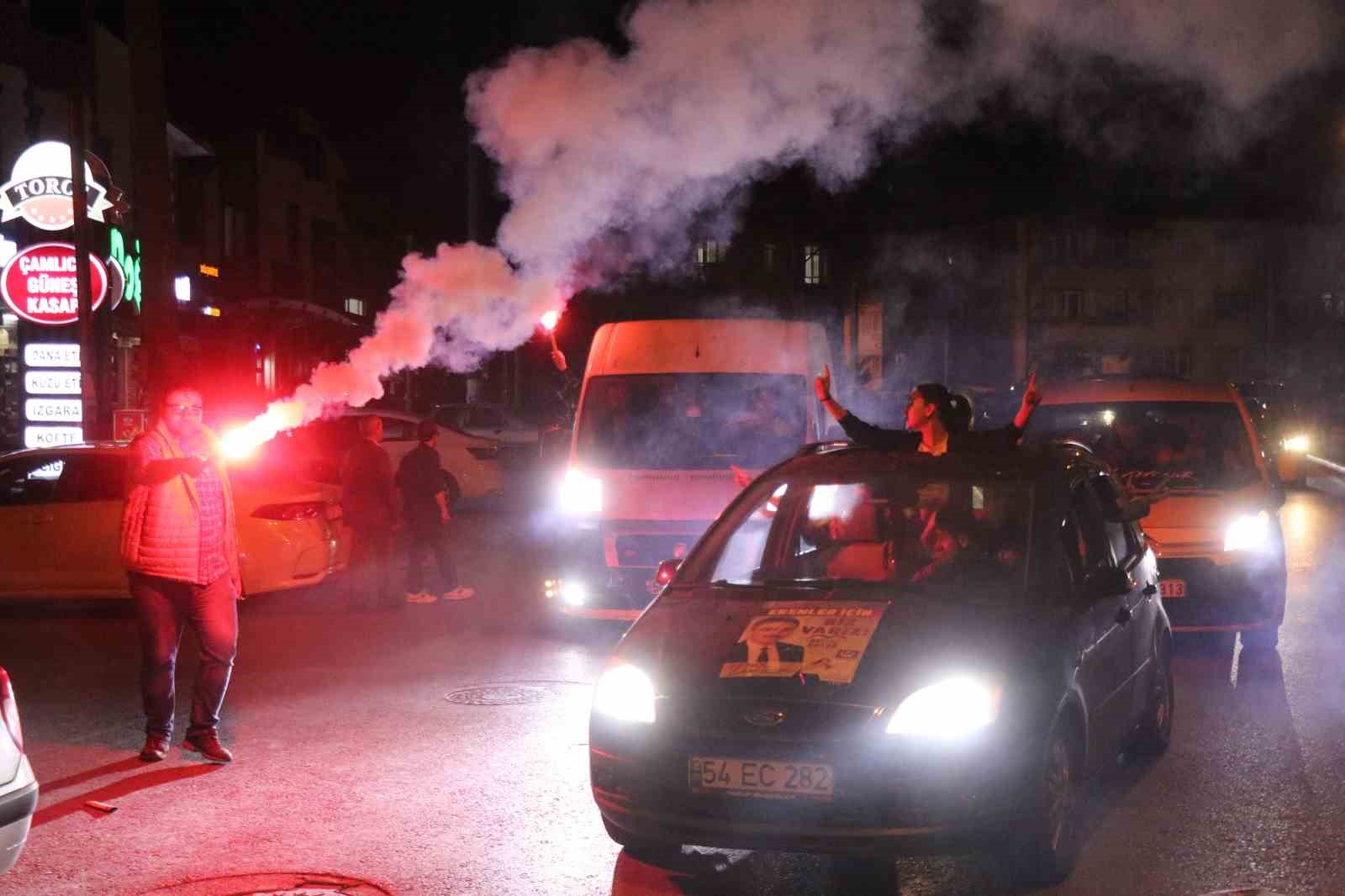 Sakarya’da seçim kutlamaları