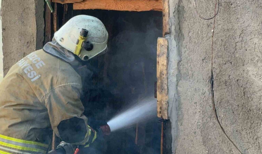 DÜZCE’DE SAMANLIKTA ÇIKAN YANGIN