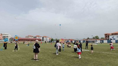 UÇURTMASINI ALAN HERKES STADYUMA KOŞTU