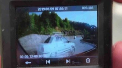 YIĞILCA YOLUNDA MEYDANA GELEN KAZADA 2 OTOMOBİL ÇARPIŞTI. KAZADA OTOMOBİLLERDE