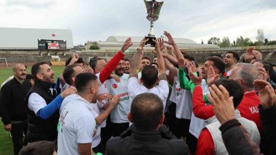 SÜPER AMATÖR KÜME'NİN HEYECAN DOLU SON HAFTASINDA YALOVASPOR, EV SAHİBİ