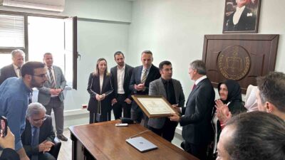 31 MART YEREL SEÇİMLERİNDE SAKARYA BÜYÜKŞEHİR BELEDİYE BAŞKANLIĞINI KAZANAN CUMHUR