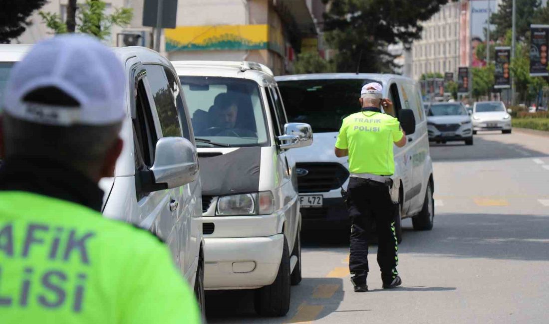 BOLU’DA ÖĞLE SAATLERİNDE TRAFİK