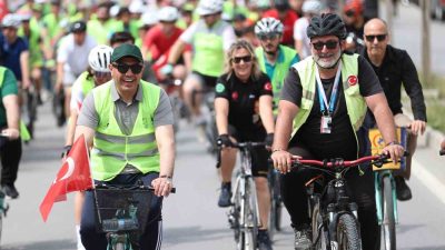 YEŞİLAY'IN BAĞIMLILIKLA MÜCADELEYE DİKKAT ÇEKTİĞİ BİSİKLET TURU DÜZCE'DE DE YAPILDI.